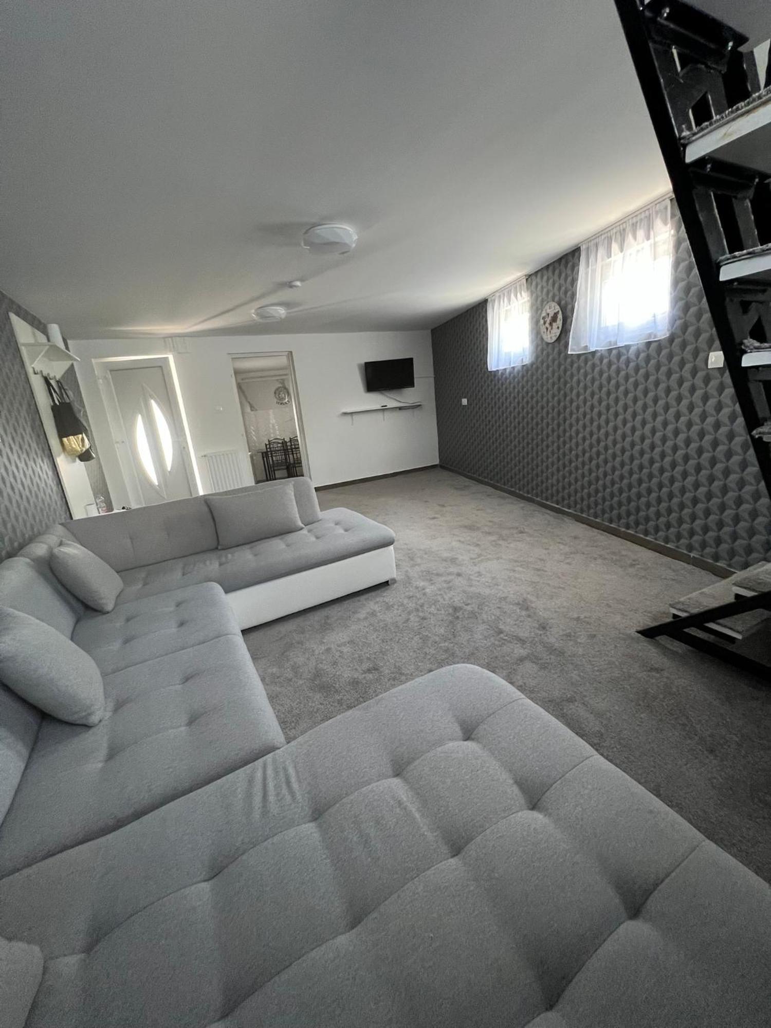 Adel Apartman Kisujszallas Exteriér fotografie